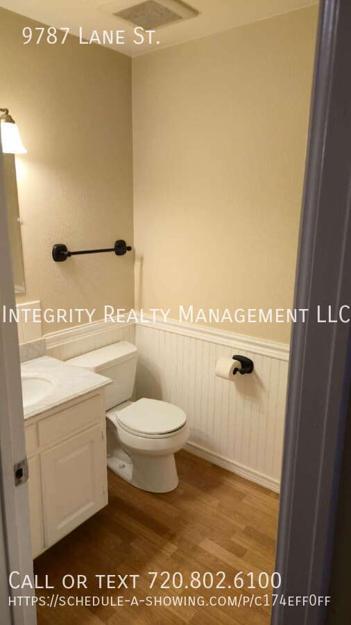 Building Photo - 9787 Lane St