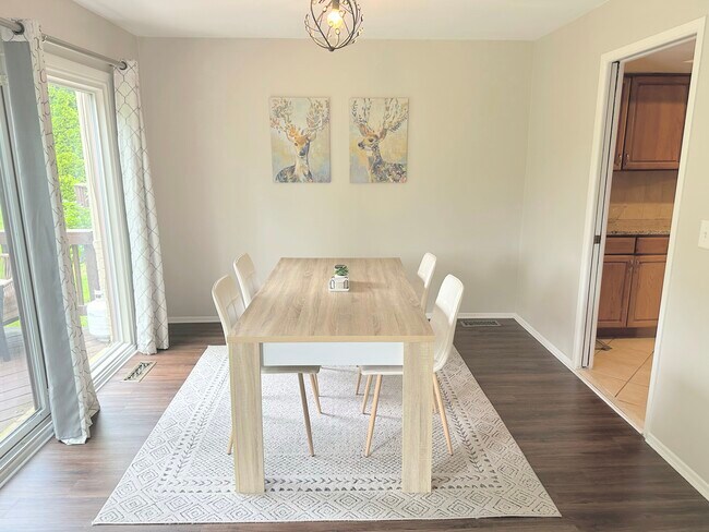 Dining area - 3045 Moon Lake Dr