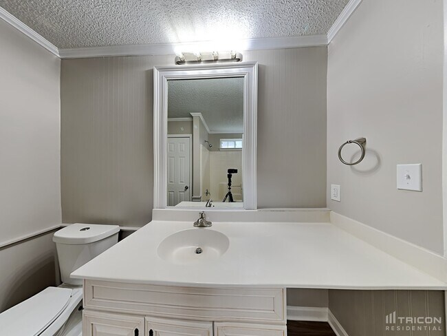 Building Photo - 8623 Treyburn Dr