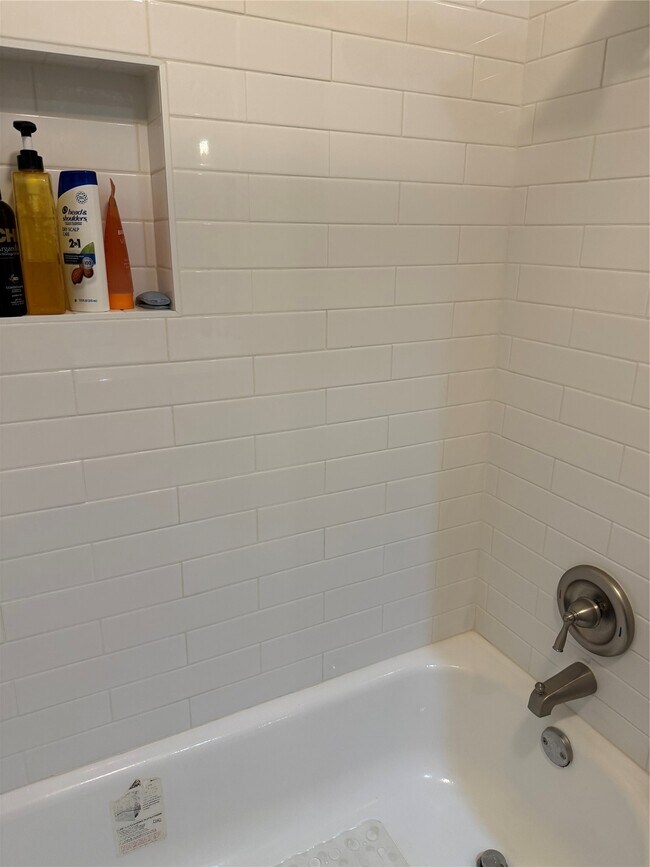 Building Photo - 2920 Thistledown Dr