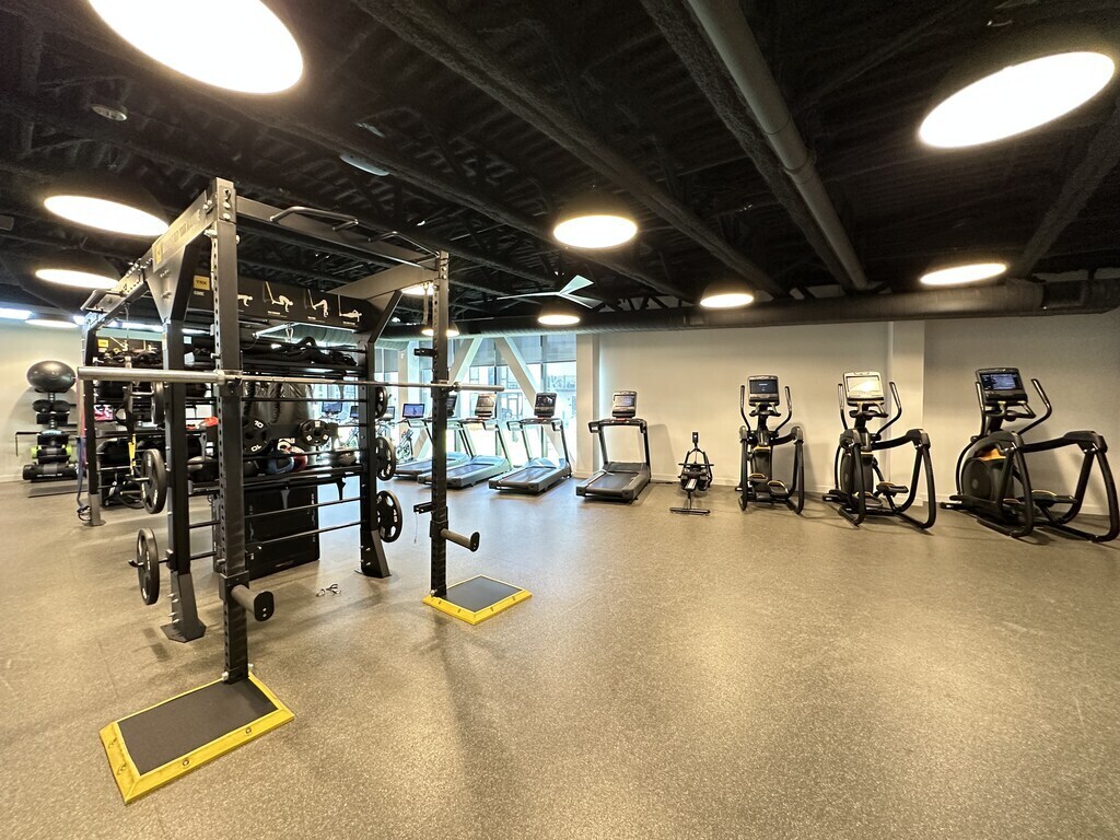 Building Photo - 2155 N Elston Ave