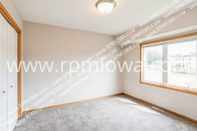 Building Photo - 141 Christie Ln