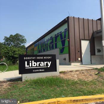 Building Photo - 4020 Grant St NE