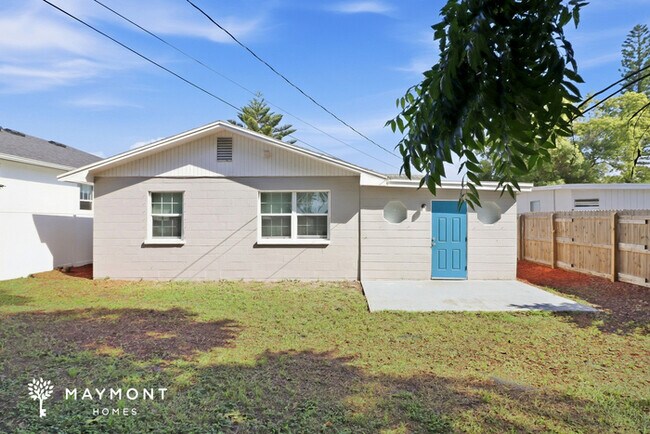 Building Photo - Comfortable 3-Bedroom Home in St. Petersburg