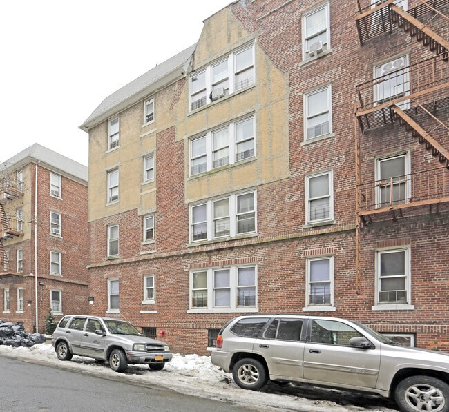 Building Photo - 140-30 Beech Ave