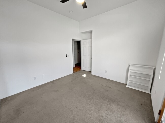 Building Photo - 54670 Avenida Alvarado