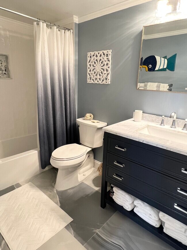 Second bathroom - 1000 S Ocean Blvd