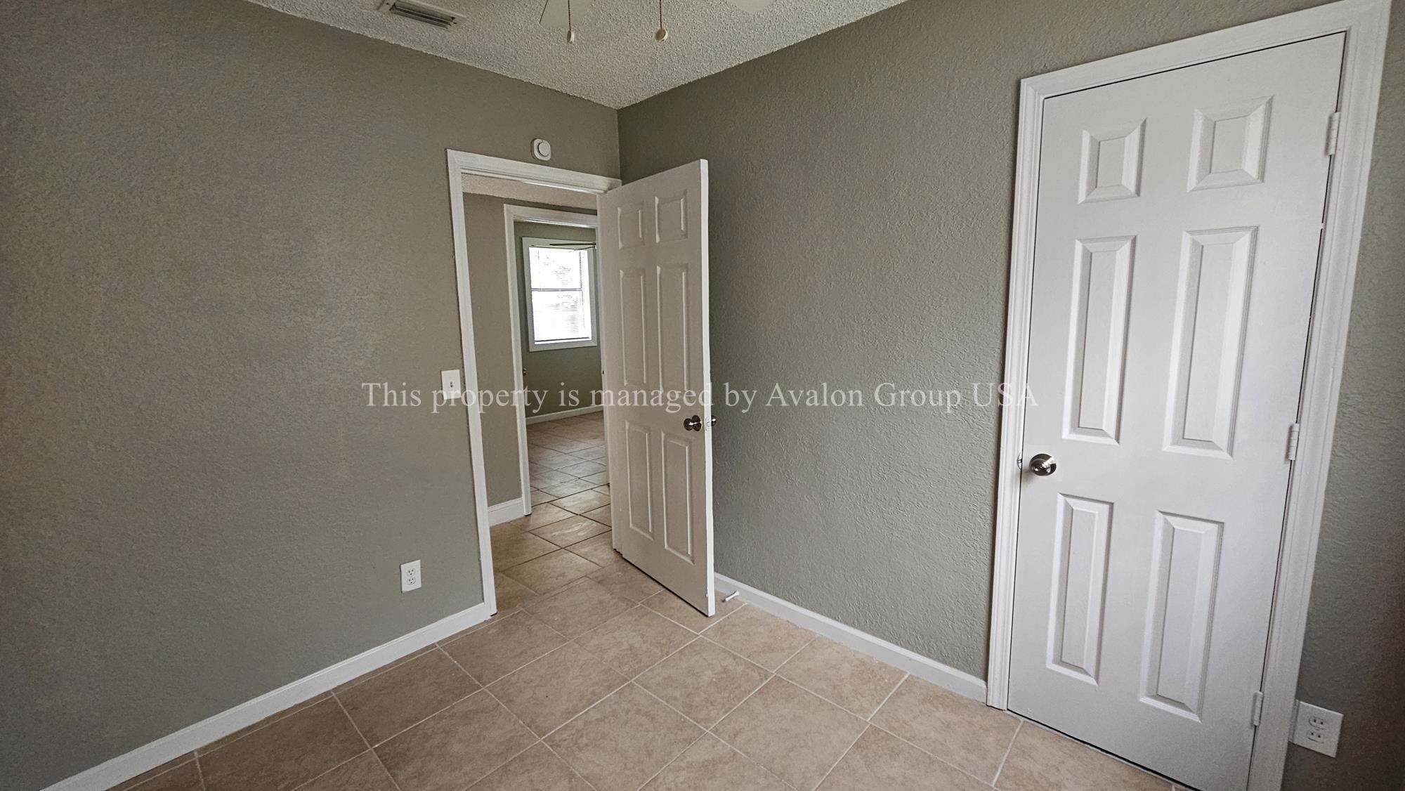 Building Photo - 7007 Oakwood Dr