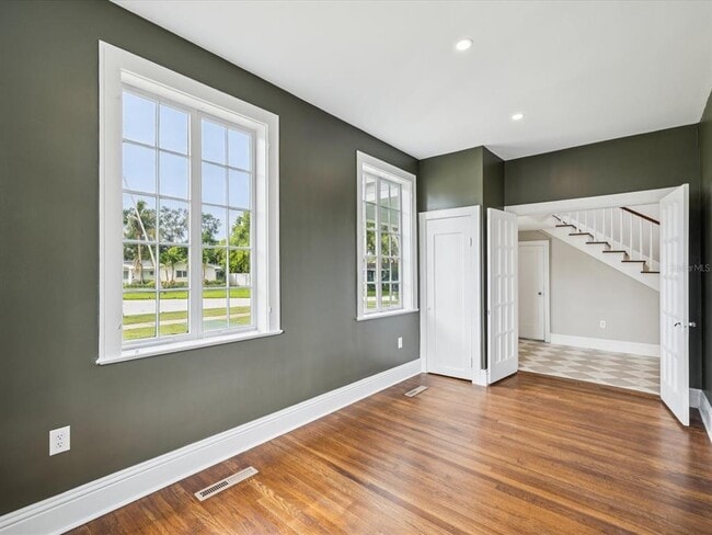 Building Photo - 456 Gardenia St