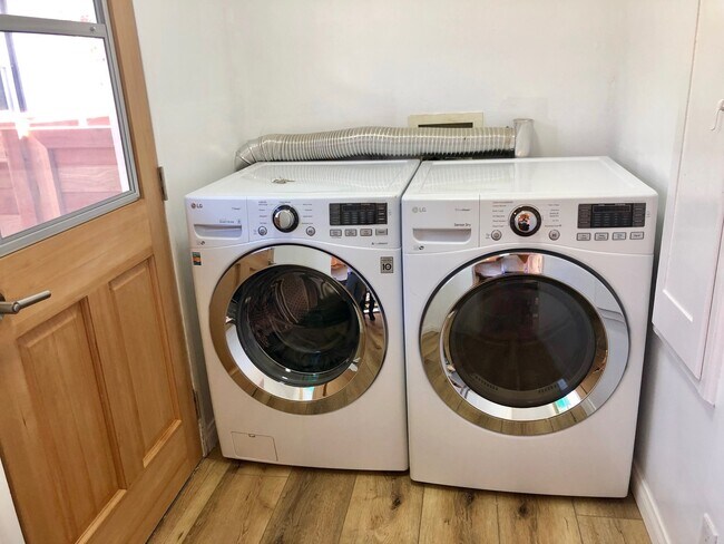 Building Photo - 1727 Franklin St