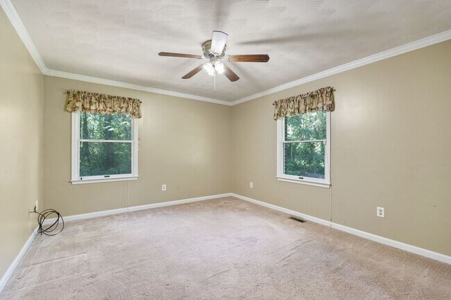 Building Photo - 8170 Linda Ln