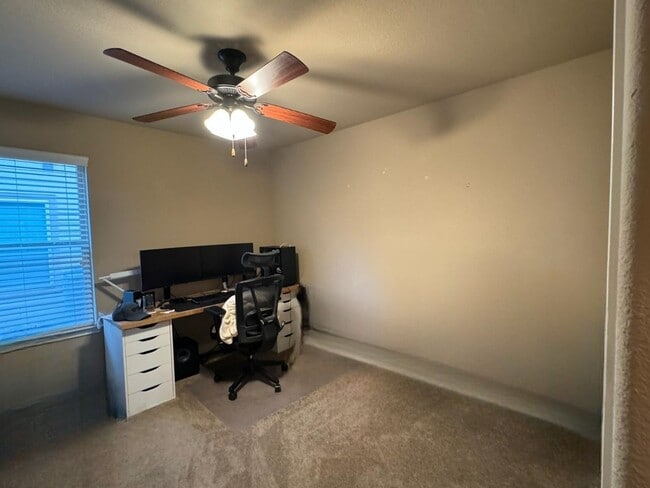 Building Photo - 5550 Casa Calvet Dr