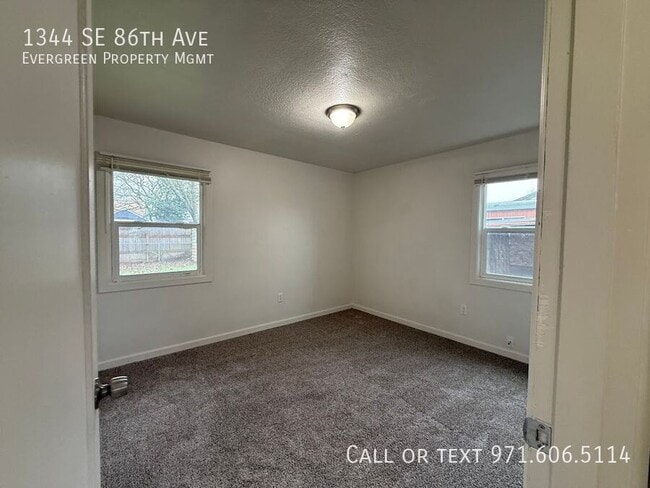 Building Photo - 1344 SE 86th Ave
