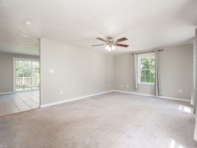 Building Photo - 90 A Loxwood St