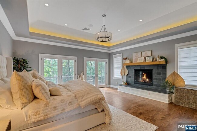 Building Photo - 4 Brookview Ct
