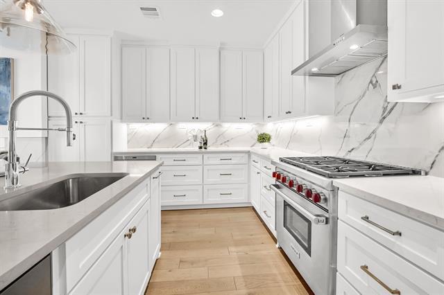 Building Photo - 4116 University Blvd