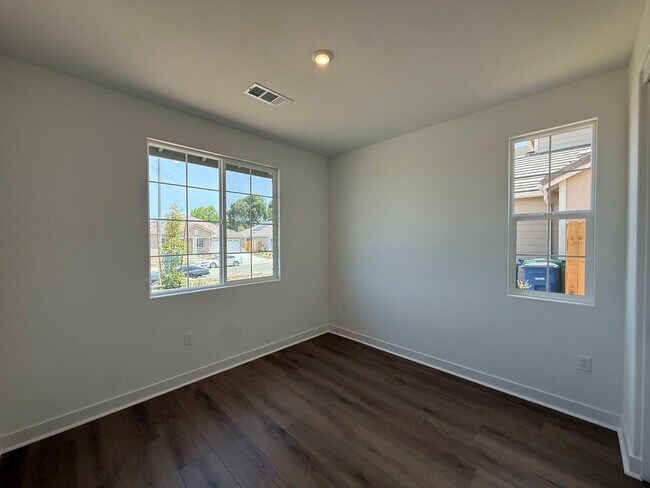 Building Photo - 156 Coiner St