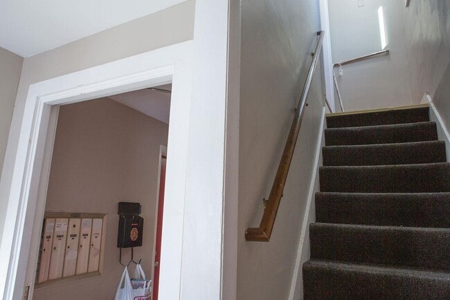 Building Photo - 180 N Main St