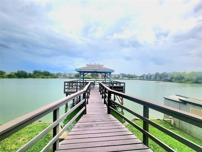 Building Photo - 11485 Oakhurst Rd