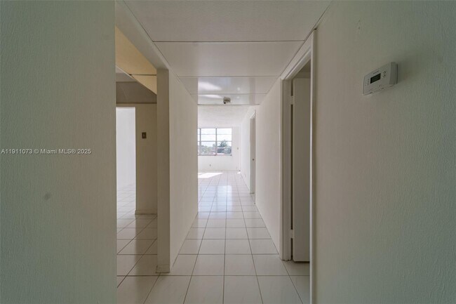 Building Photo - 2741 Taft St