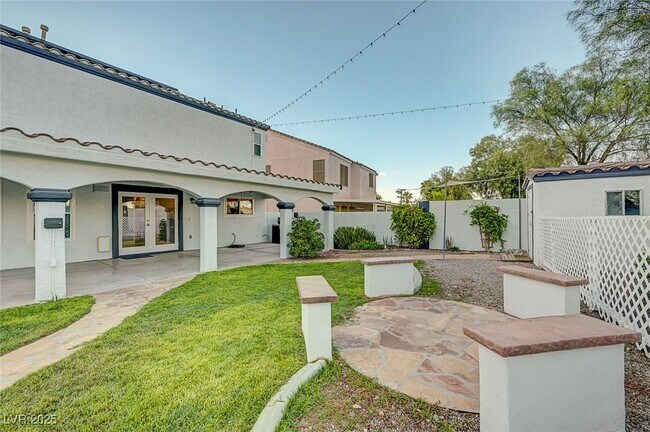 Building Photo - 5470 Logville St