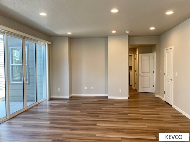 Building Photo - Spectacular New Construction!