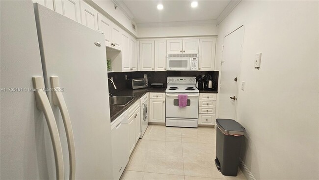 Building Photo - 2501 S Ocean Dr