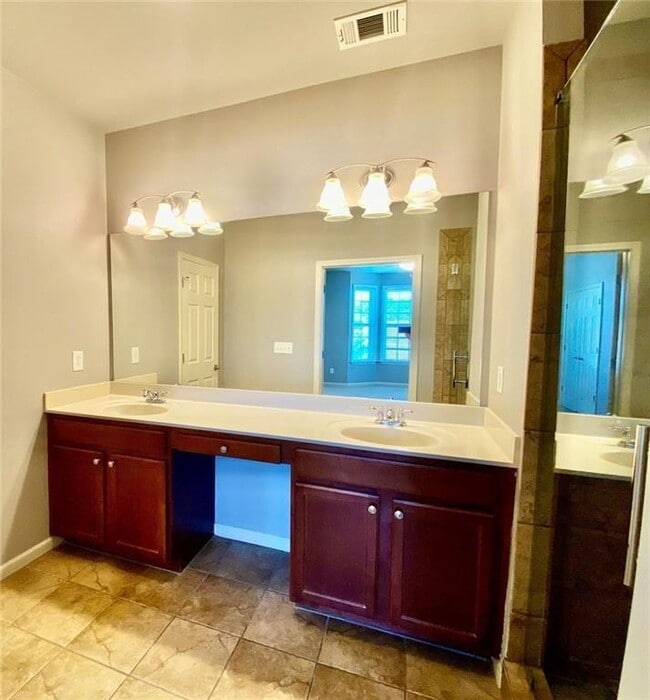 Building Photo - 3322 Castleberry Village Dr