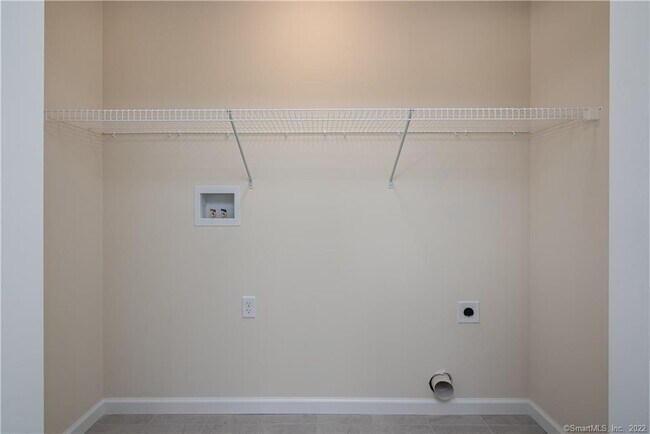Building Photo - 27 Woodside Dr
