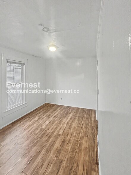 Building Photo - 3880 W 37th St