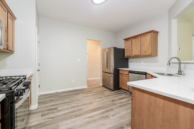 Building Photo - 92 Ledgewood Mill Way NE