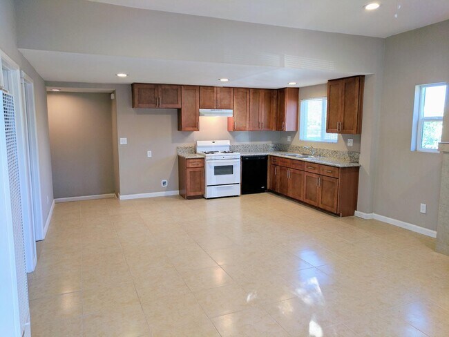 Building Photo - 4531 Park Ave