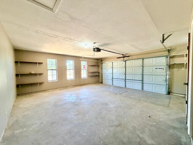 Building Photo - 223 S Dakota St
