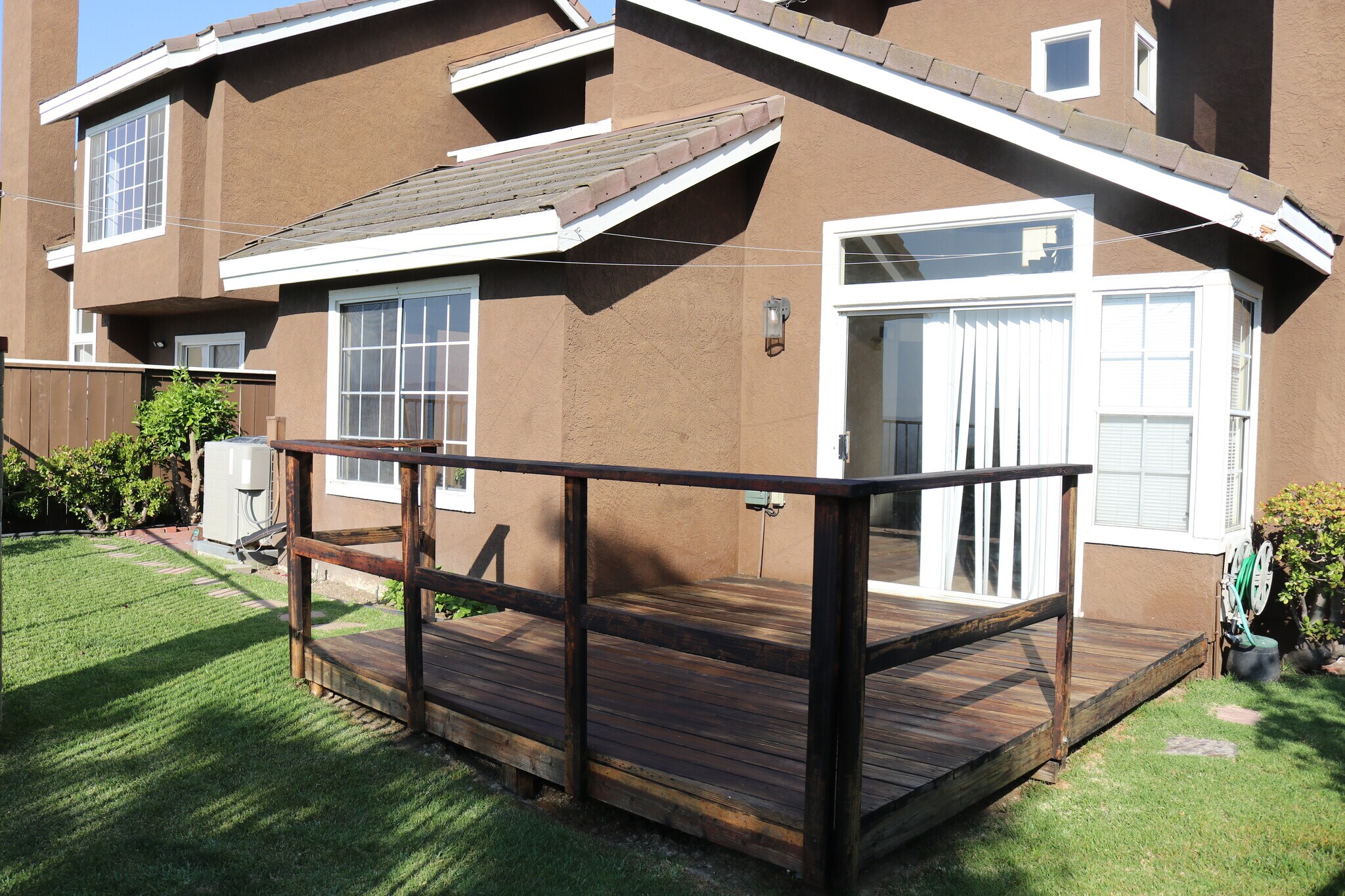 Building Photo - 857 S Sapphire Ln