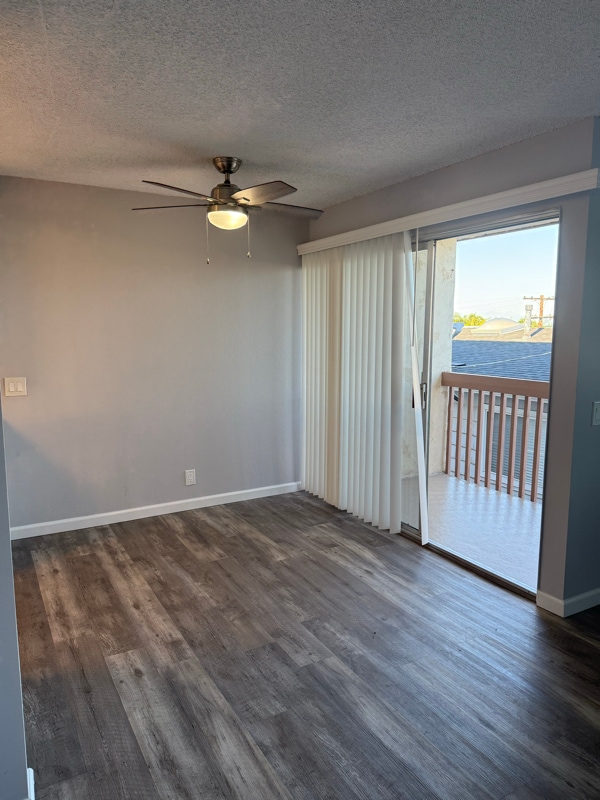 Building Photo - 966 W 11th St