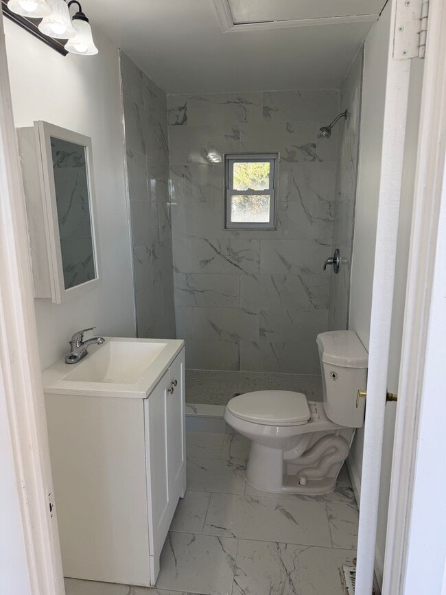 Building Photo - Newly Renovated 2-Bedroom, 1-Bath Single Family Home for Rent!