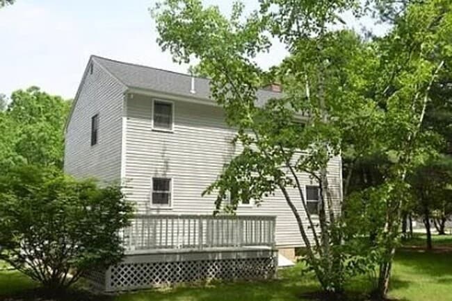Building Photo - Ideally located 3 bedroom home in Westford...