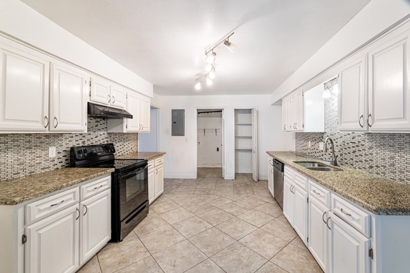 Building Photo - 106 Westchester St