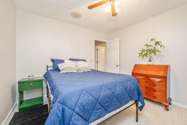 Building Photo - 28900 Deercroft Dr