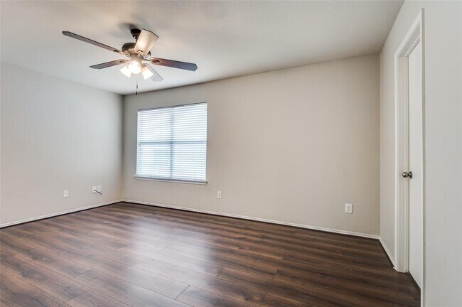 Building Photo - 2017 Laughlin Rd