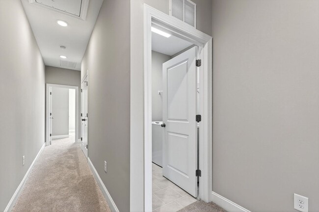 Building Photo - Charming Craftsman-Style 3-Bedroom Townhome in Garner!