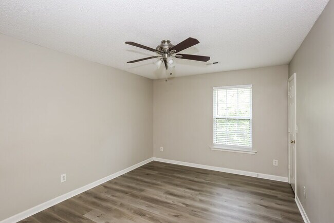 Building Photo - 2329 Apple Glen Ln