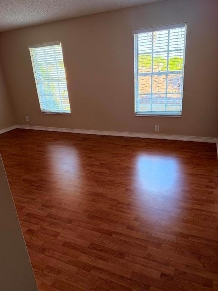 Building Photo - 1040 Lake Shore Dr