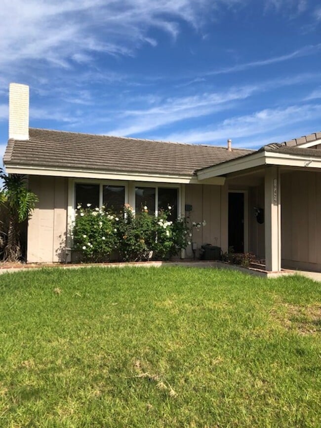 Building Photo - Stunning 3-Bed/2-Bath Entertainer's Dream ...