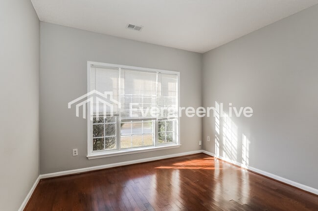 Building Photo - 185 Argonne Dr