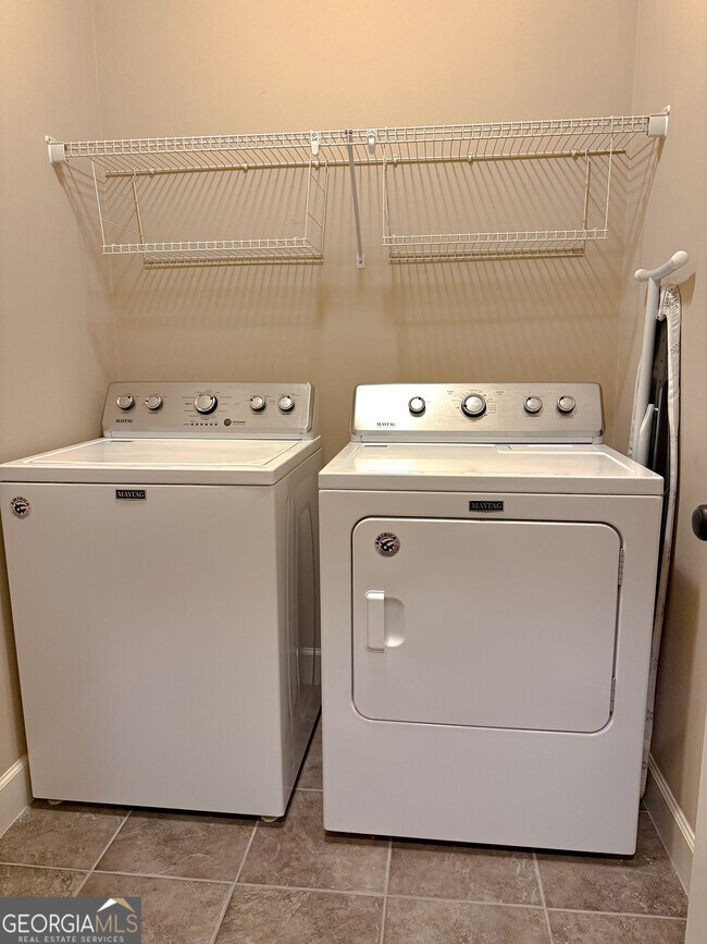 Building Photo - 102 Lexington Ln