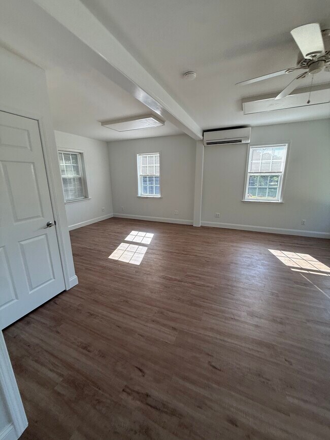 Building Photo - 75b Cedar Run