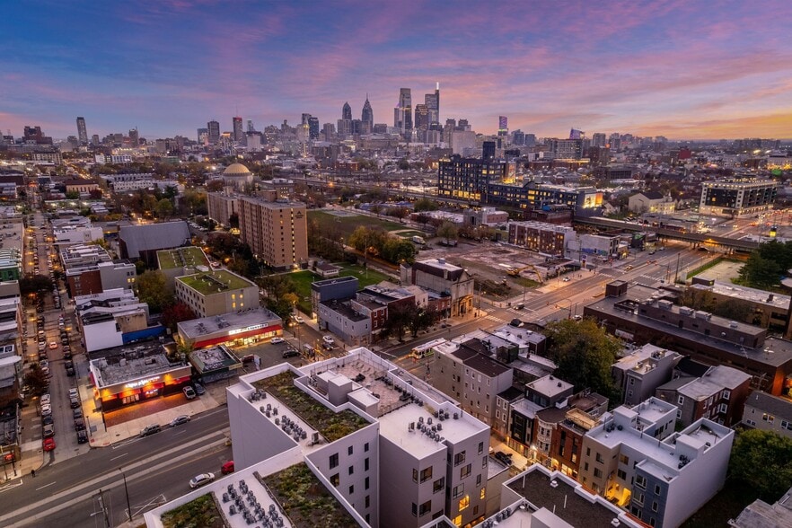 Building Photo - 629 W Girard Ave