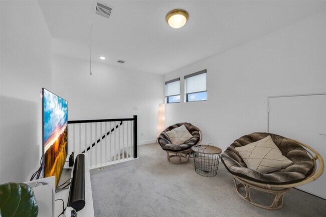 Building Photo - 7222 Grassland Vis Ln