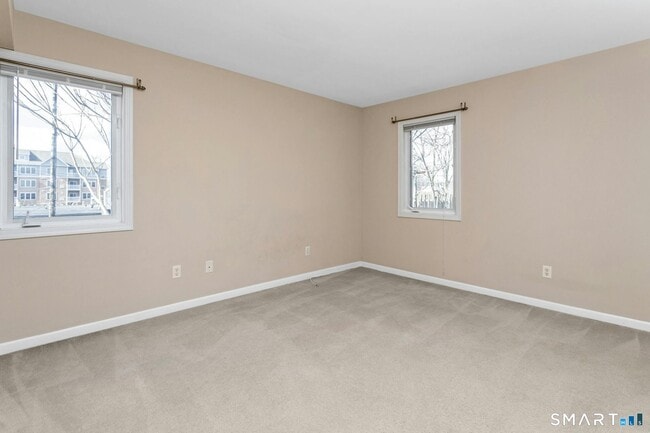 Building Photo - 3250 Fairfield Ave